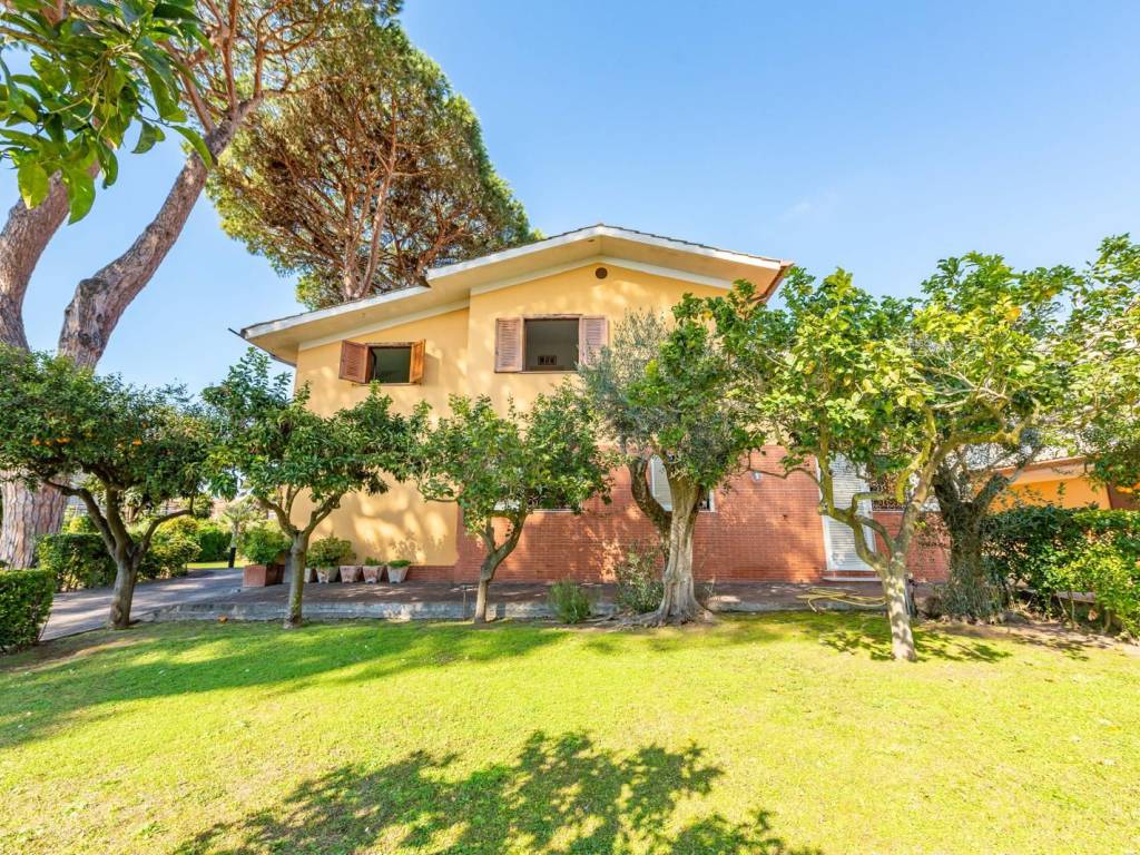 Villa a Sabaudia in Via degli Aquilani, 7 - Foto 2