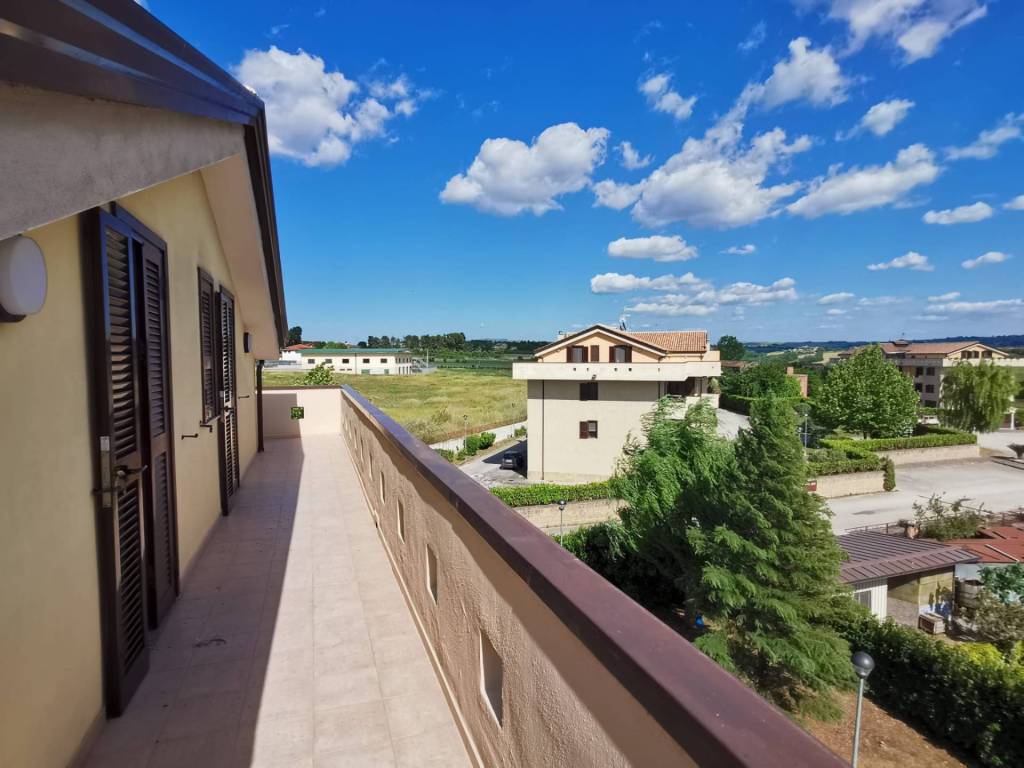 Appartamento a Benevento in Via Raffaele Viviani - Foto 2