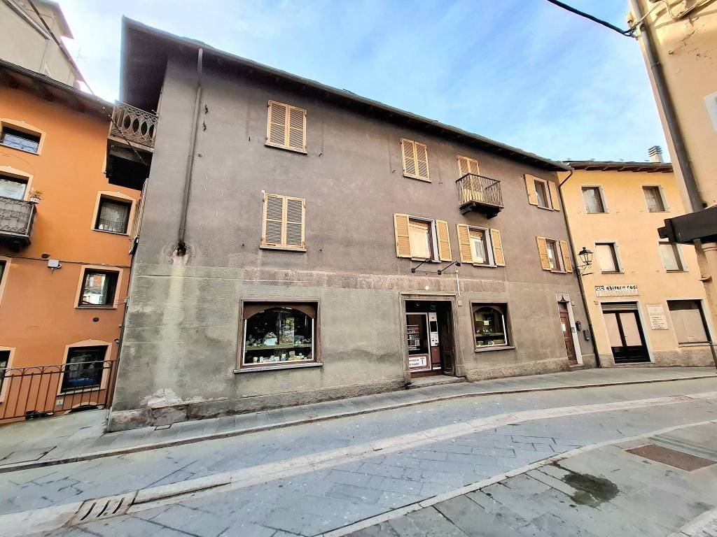 Appartamento a Chatillon in Via Emile Chanoux, 24 - Foto 2