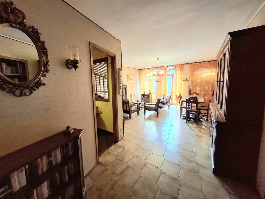 Appartamento a Chatillon in Via Emile Chanoux, 24 - Foto 4