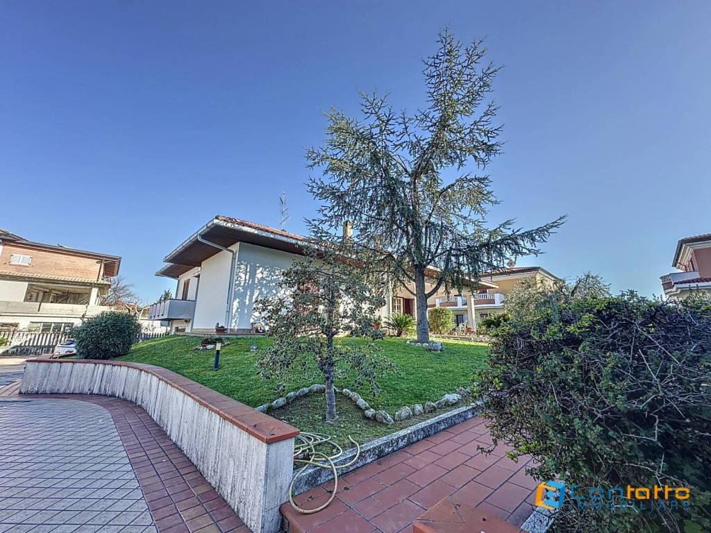 Casa indipendente a Sant'egidio alla vibrata in Strada Provinciale della Vibrata - Foto 3