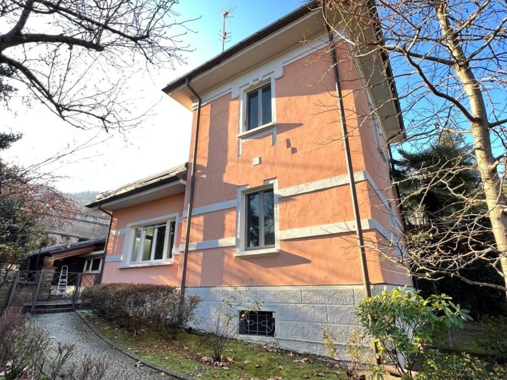 Villa a Stresa in Via Alessandro Volta, 17 - Foto 2