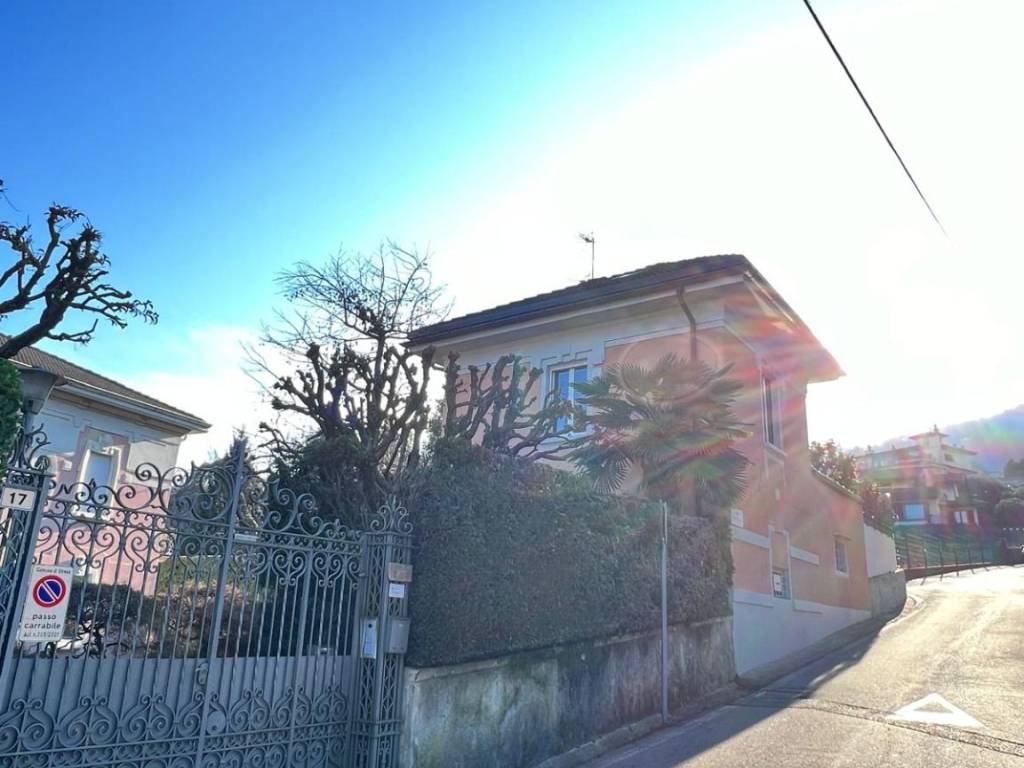 Villa a Stresa in Via Alessandro Volta, 17 - Foto 3