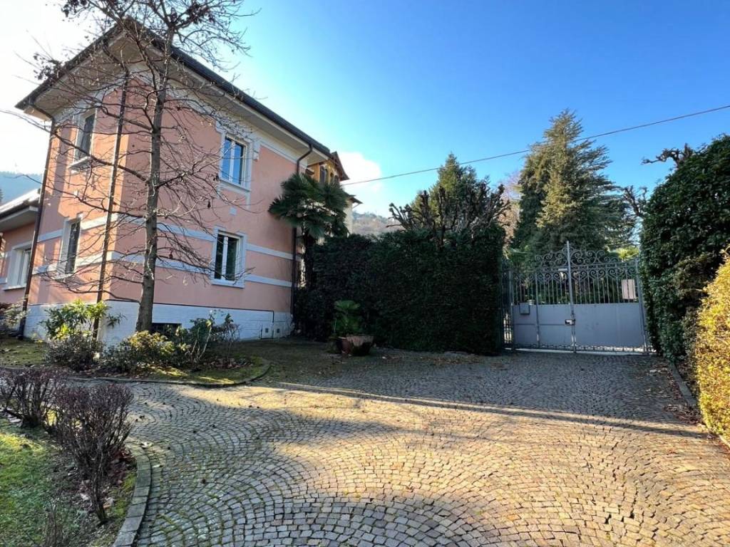 Villa a Stresa in Via Alessandro Volta, 17 - Foto 4