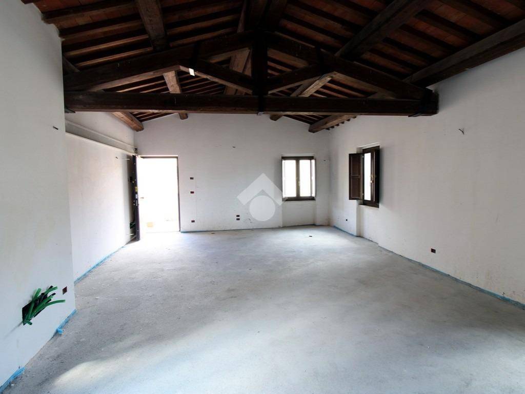 Appartamento a Poggio mirteto in piazza Martiri della Libertà, 1 - Foto 5