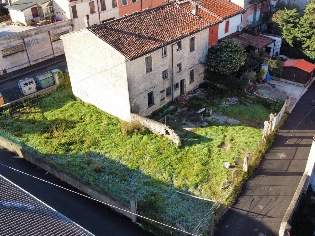 Palazzo / stabile a Verona in Via Pasqualino Benedetti, 17 - Foto 5