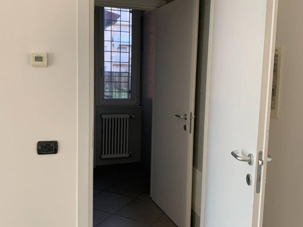 Attività / licenza a Vergiate in Piazza Enrico Baj - Foto 4