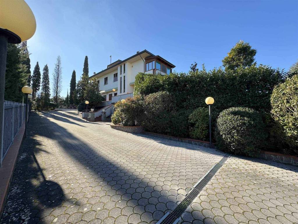Villa a Sinalunga in Via Vittorio Alfieri - Foto 2
