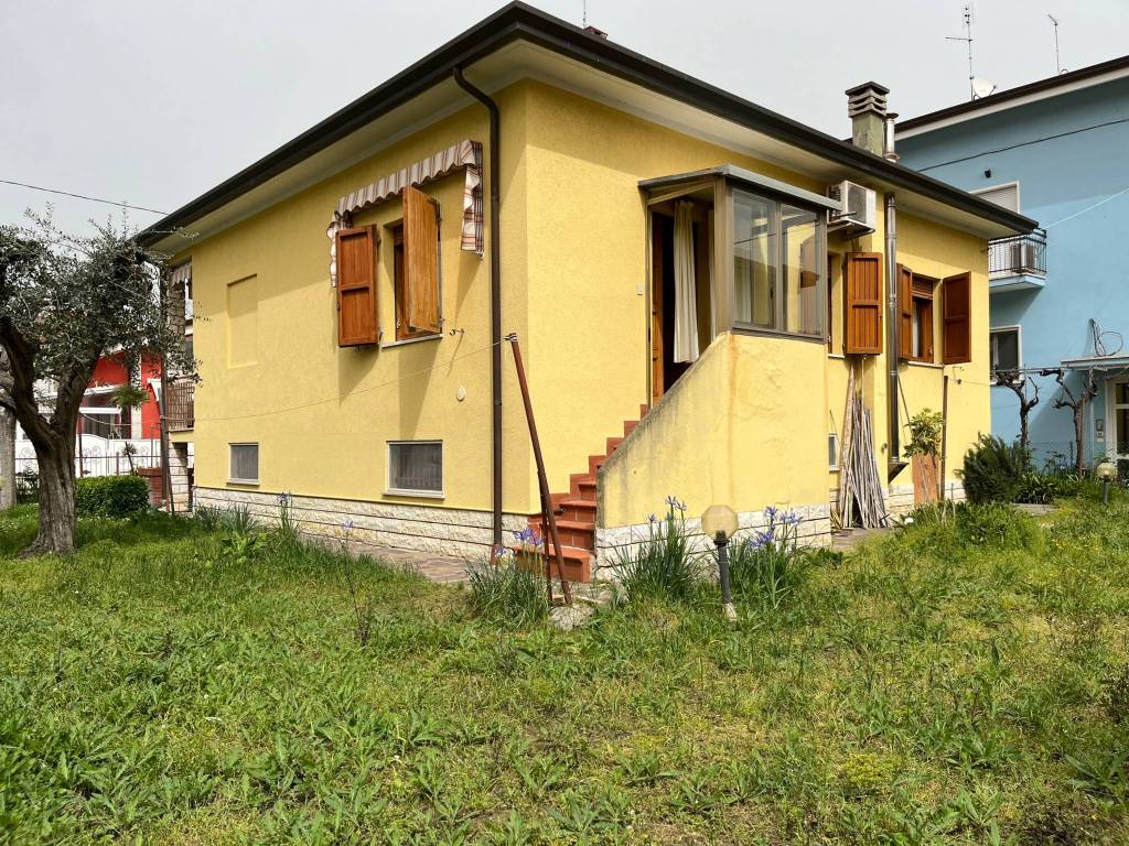 Villa a Riccione in Viale Emilia, 64 - Foto 4