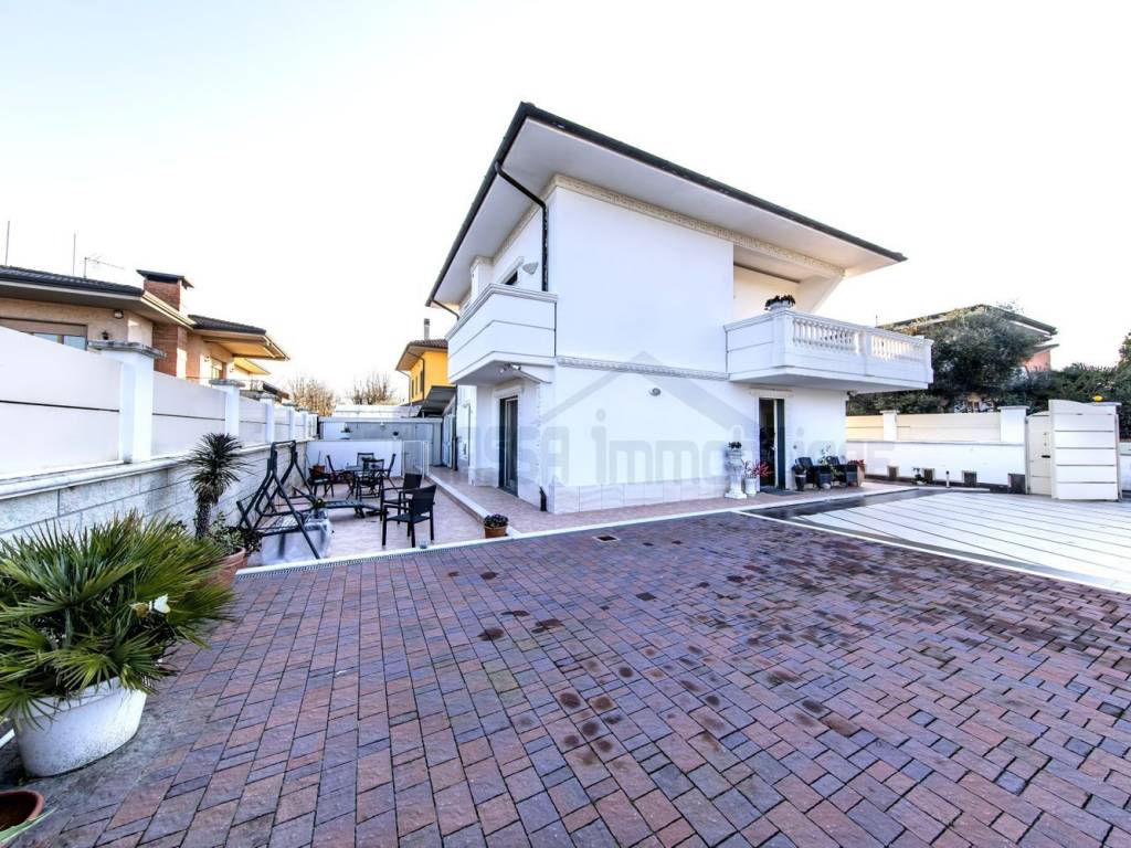 Villa a Ponte buggianese in Via Roma S.N.C. - Foto 4