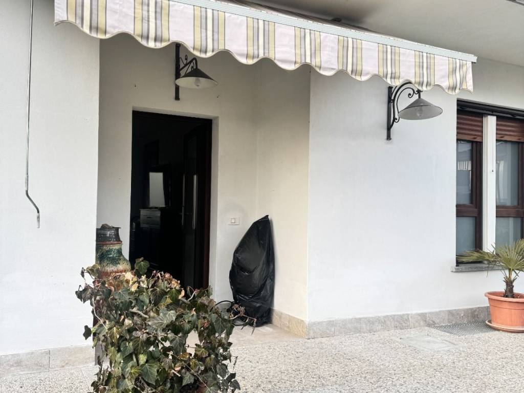 Appartamento a Gavirate in Via Fontanone, 29 - Foto 4