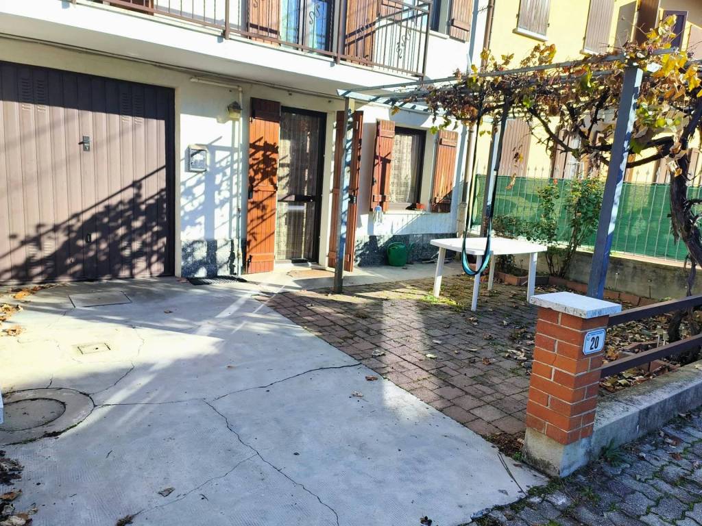 Villetta a schiera a Valfenera in Via Amedeo di Aosta, 20 - Foto 5
