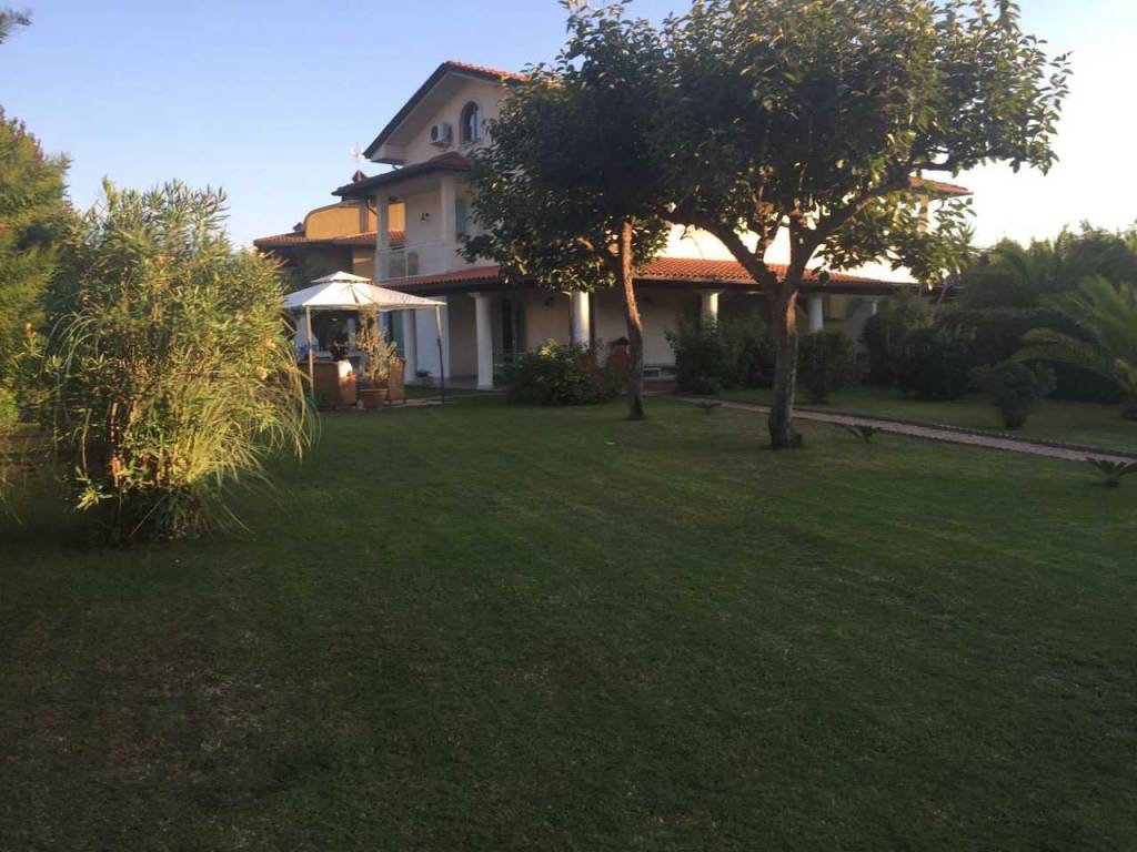 Villa a Forte dei marmi in Via Francesco Carrara - Foto 2