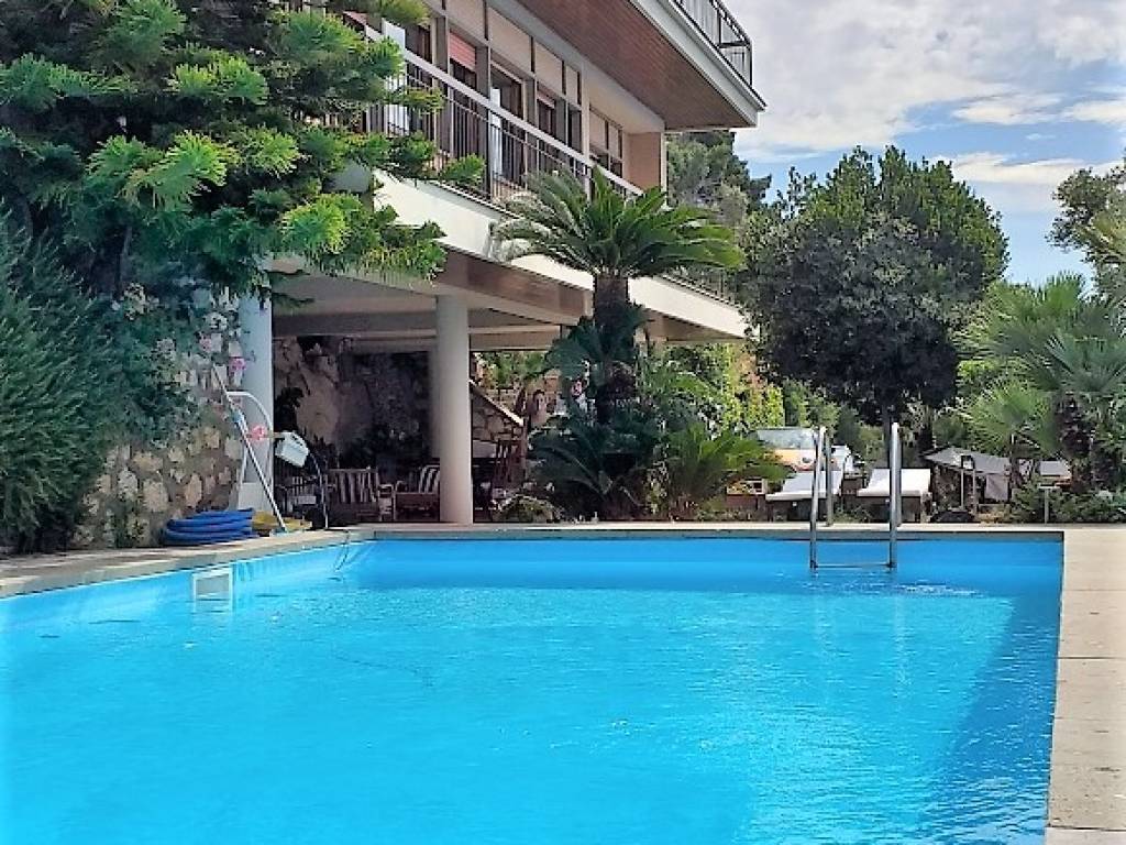 Villa a San felice circeo in Strada Provinciale del Faro - Foto 2