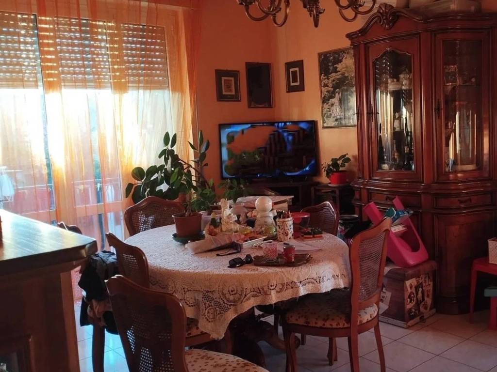 Appartamento a Rovellasca in Carso S.N.C. - Foto 5