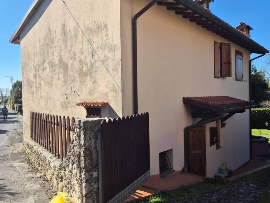 Villa a Pietrasanta in Via Nazario Sauro, 29 - Foto 2