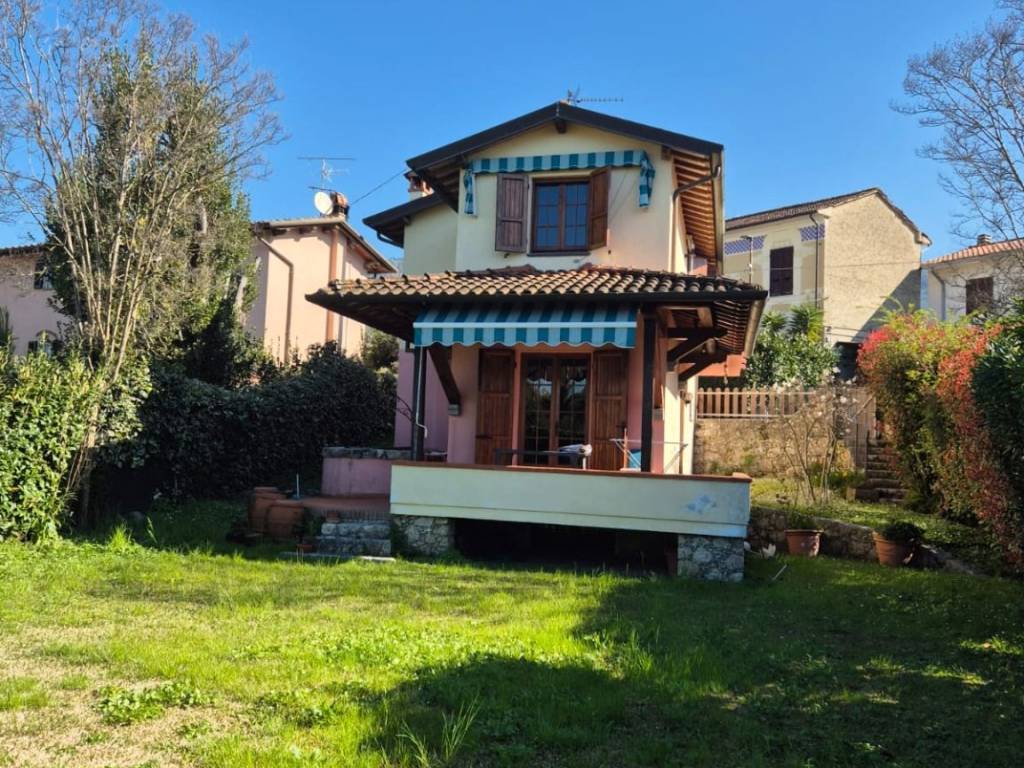 Villa a Pietrasanta in Via Nazario Sauro, 29 - Foto 4