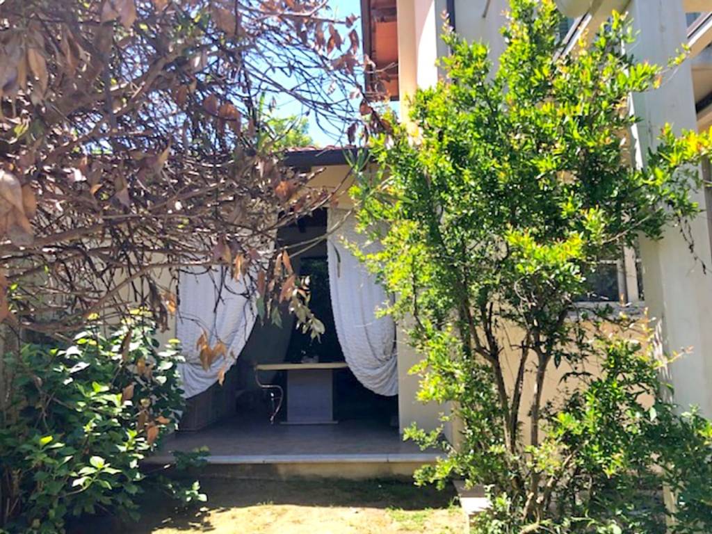 Villa a Pietrasanta in Via Basilicata - Foto 3