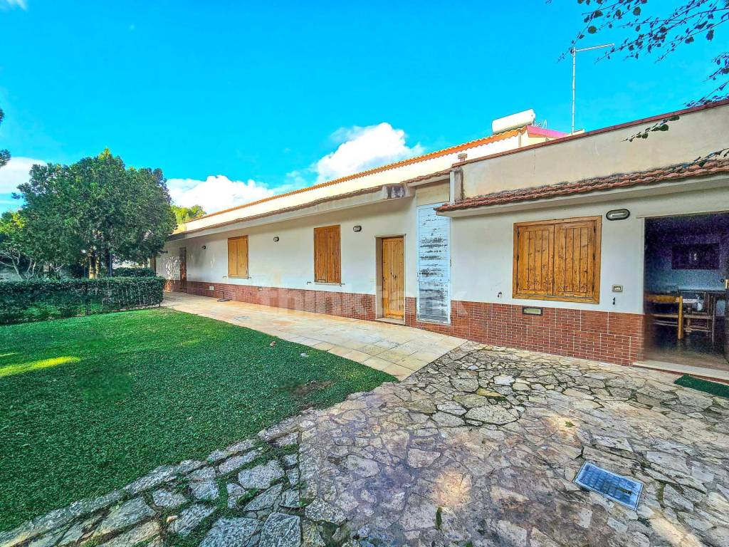 Villa a Vittoria in via Strada Circonvallazione - Foto 3