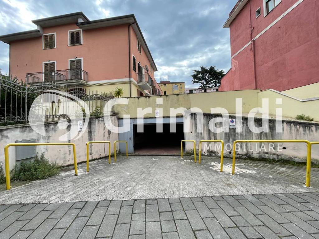 Box / garage a Salerno in Via Giulio Pomponio Leto - Foto 2