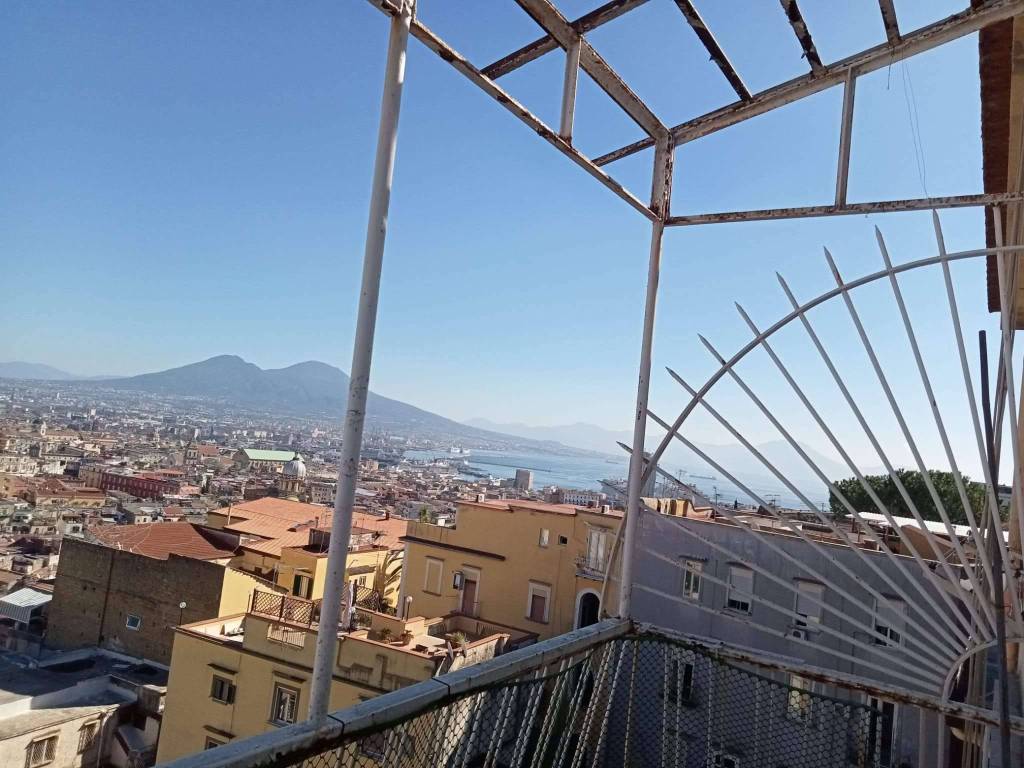 Appartamento a Napoli in corso VITTORIO EMANUELE - Foto 2