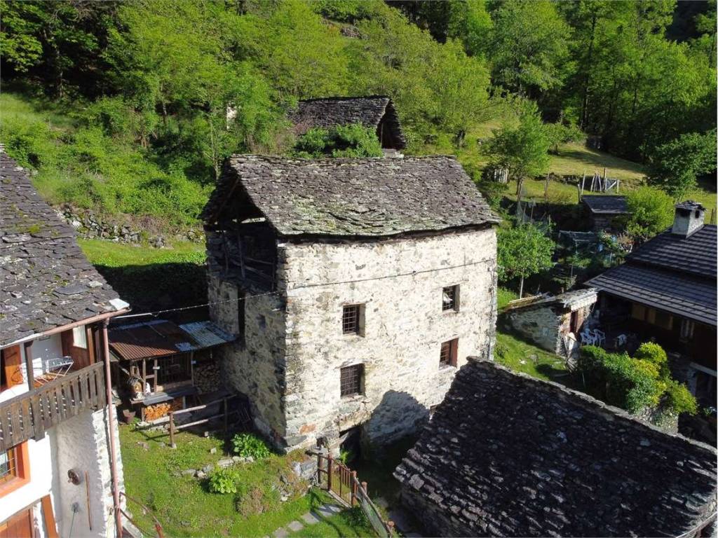 Rustico / casale a Calasca-castiglione in Località Crotto, snc - Foto 2