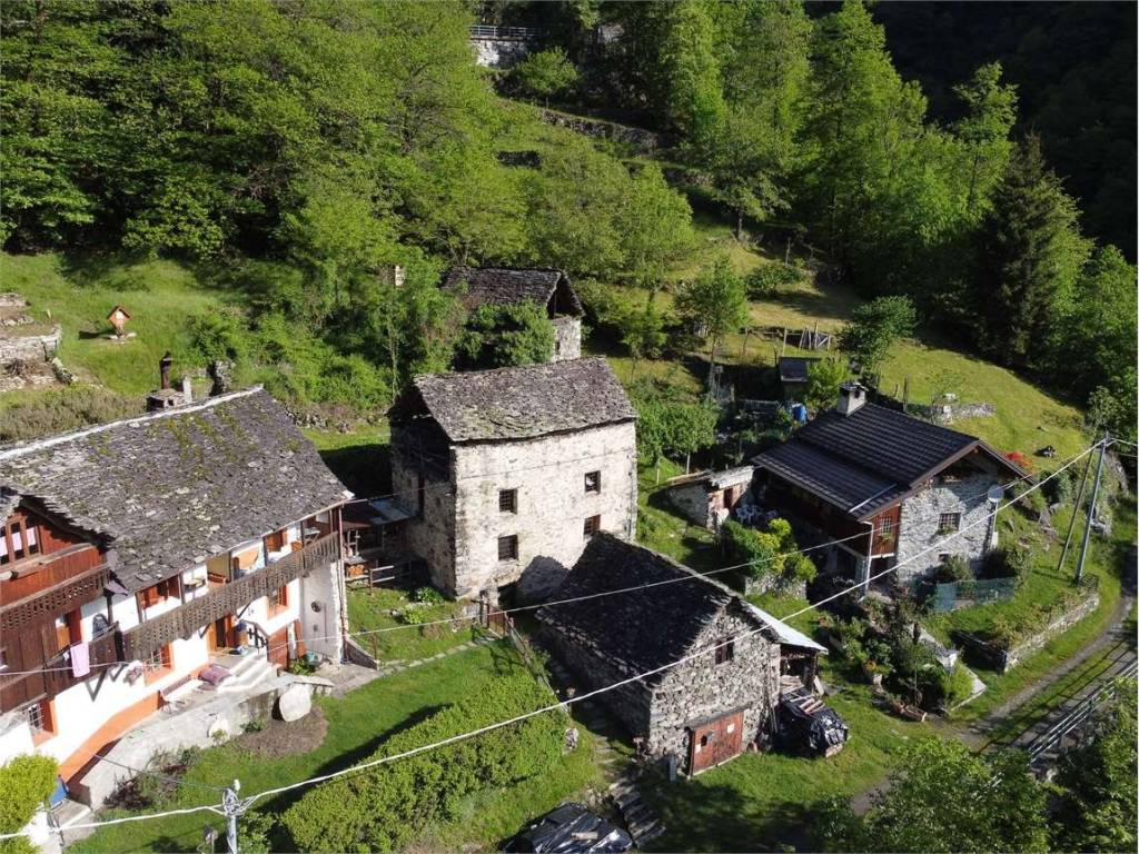 Rustico / casale a Calasca-castiglione in Località Crotto, snc - Foto 3