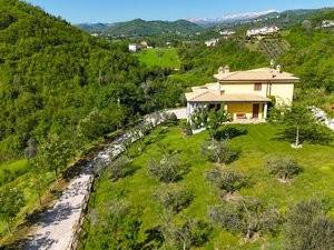 Villa a Teramo in Via Andrea Bafile - Foto 4