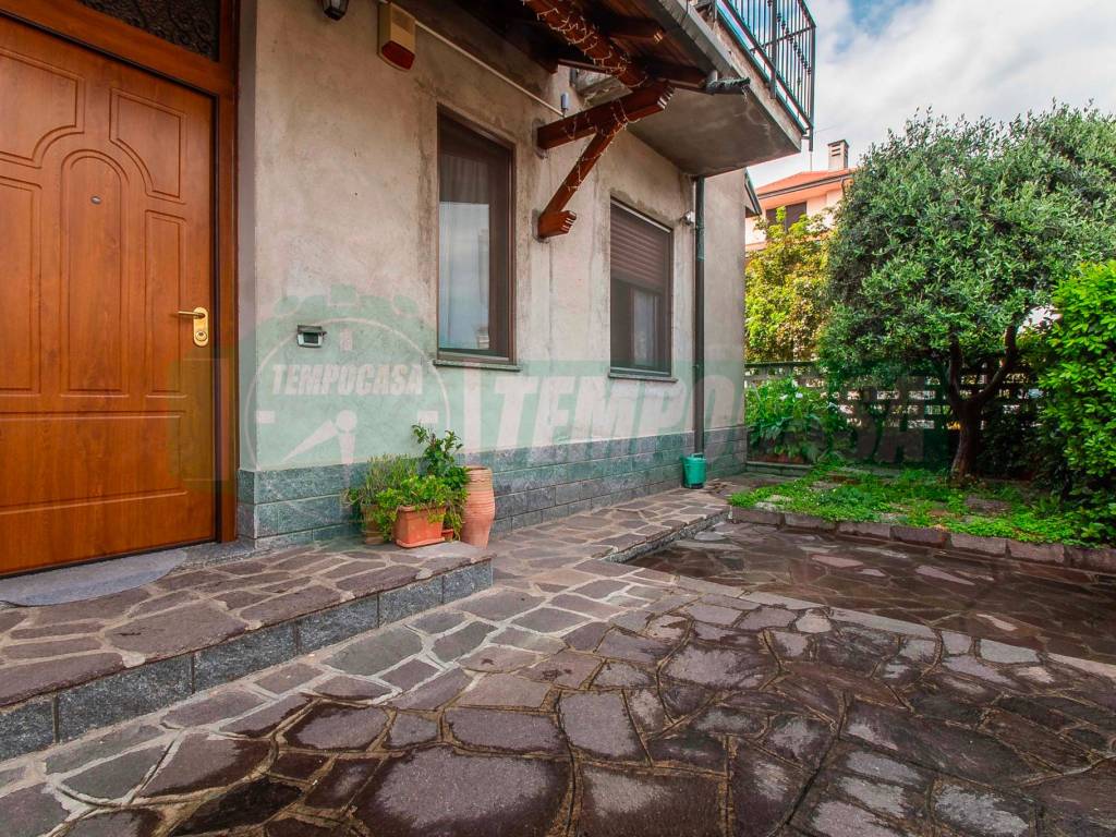 Appartamento a Uboldo in Via Carso, 42 - Foto 2