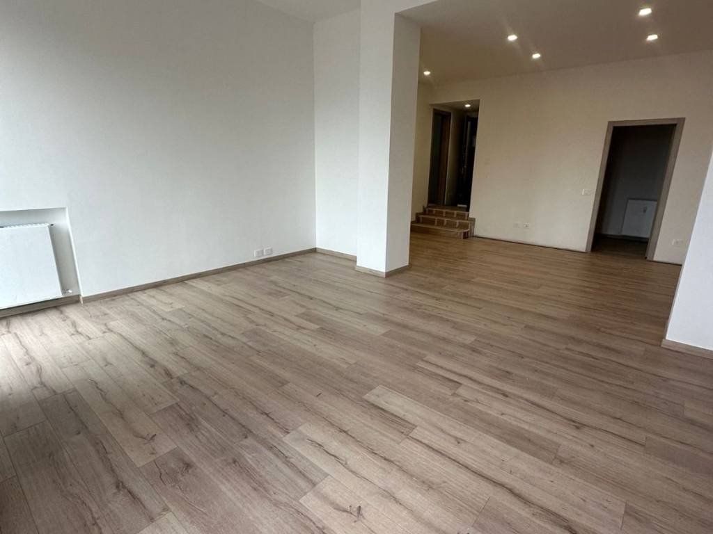 Appartamento a Villa guardia in Via Vittorio Veneto - Foto 2