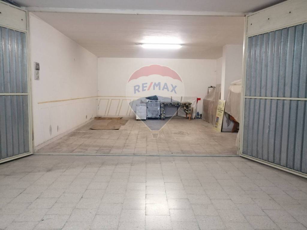 Box / garage a Manfredonia in Via G. di Vittorio, 125 - Foto 5