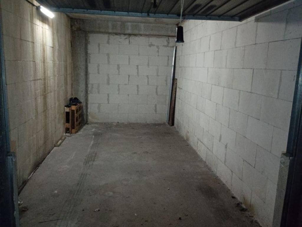 Box / garage a Alessandria in Via Fiume, 26 - Foto 2