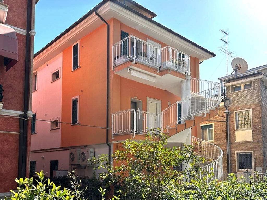 Appartamento a Porto san giorgio in Viale della Vittoria - Foto 2