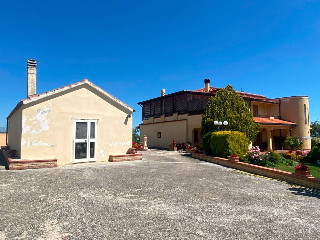 Villa a Penne in Strada Provinciale 8 - Foto 2