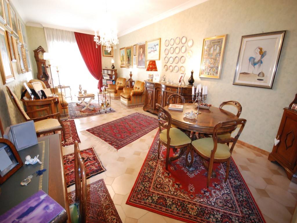 Appartamento a Foggia in Piazza Monsignor Renato Luisi, 1 - Foto 2