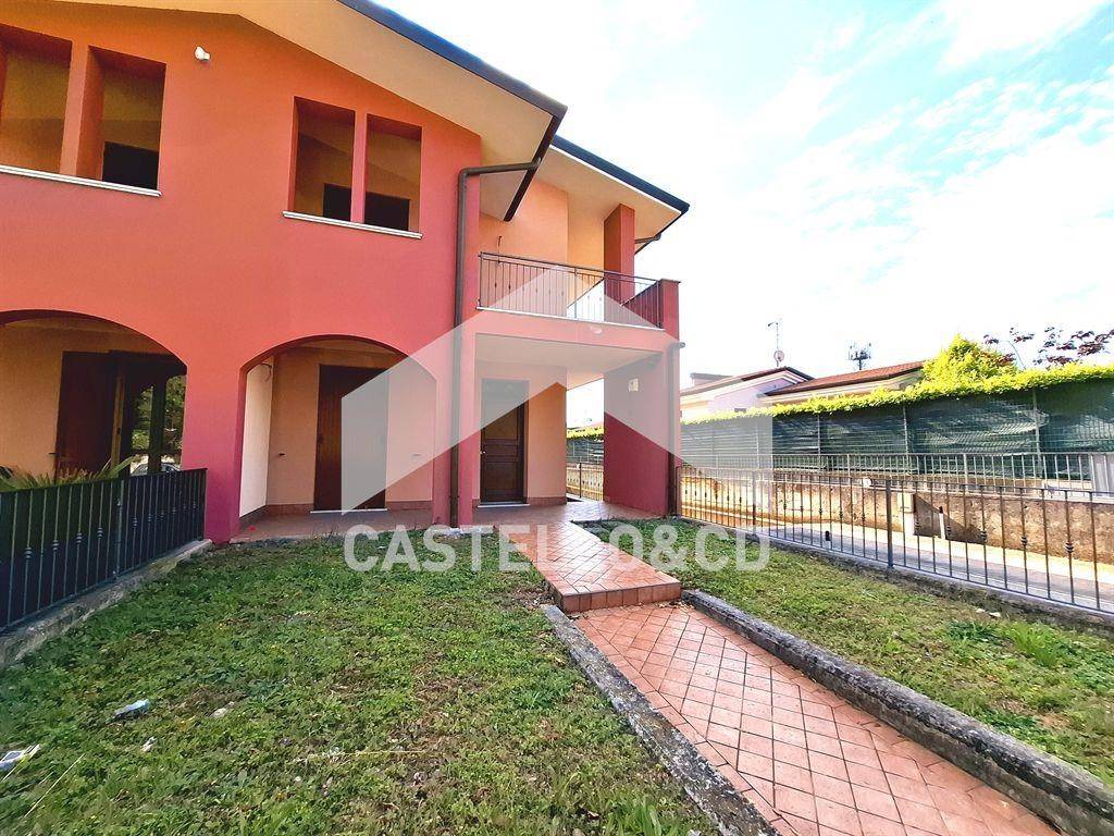 Villa a Castiglione delle stiviere in via Desenzani, 29 - Foto 4