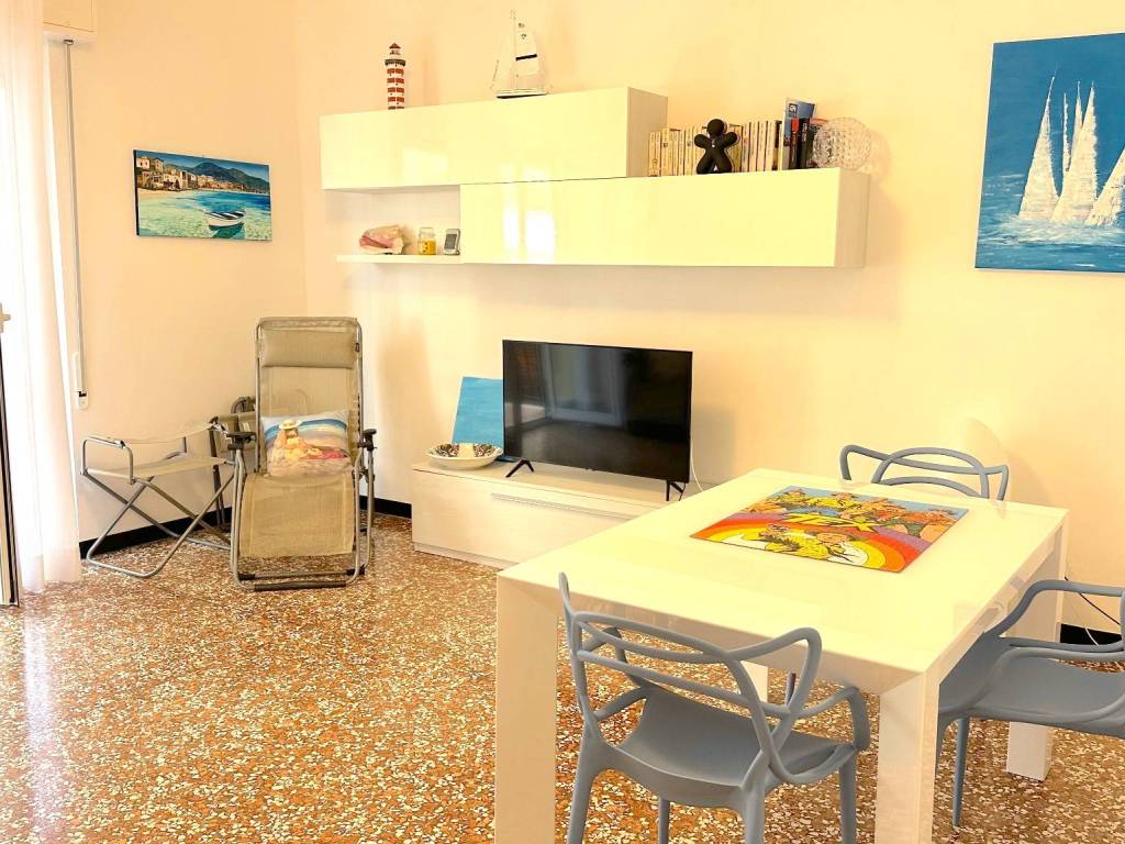 Appartamento a Finale ligure in Via Aurelia, 64 - Foto 2