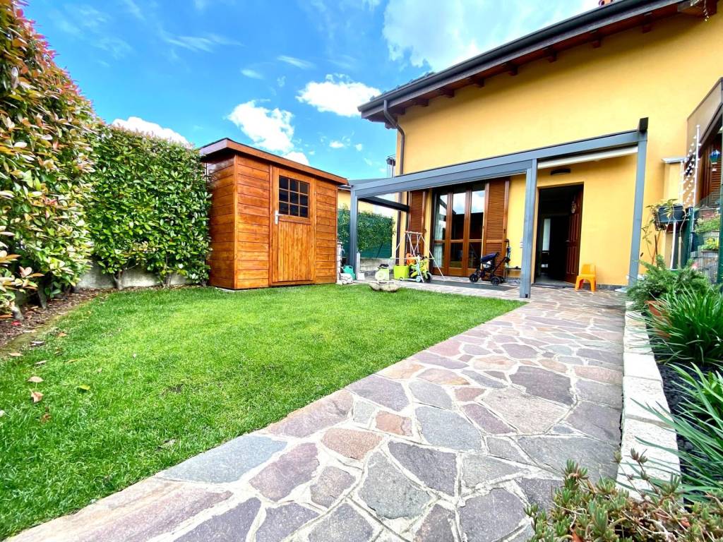 Villetta a schiera a Olgiate comasco in Via Benvenuto Cellini - Foto 2