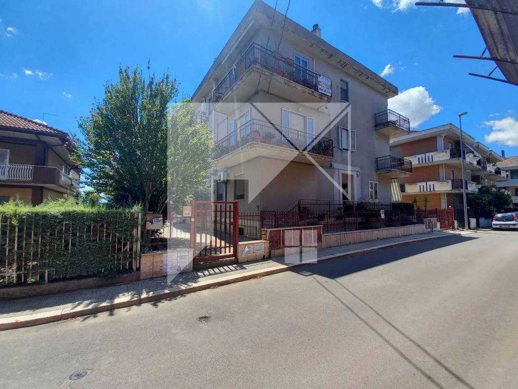 Appartamento a San paolo di civitate in Via Carlo La Porta - Foto 2