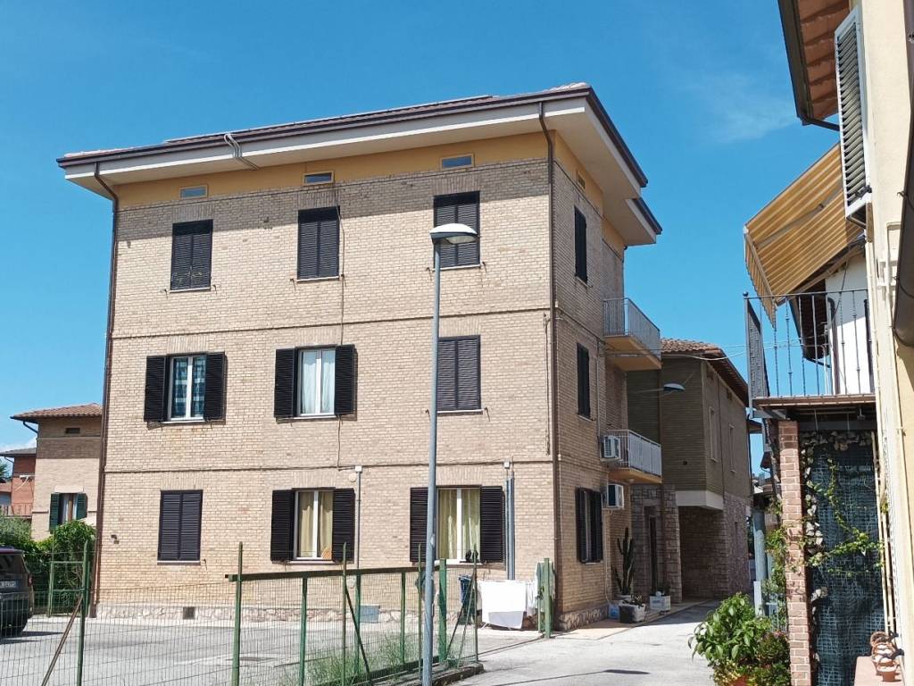 Appartamento a Bastia umbra in Via del Partigiano - Foto 4