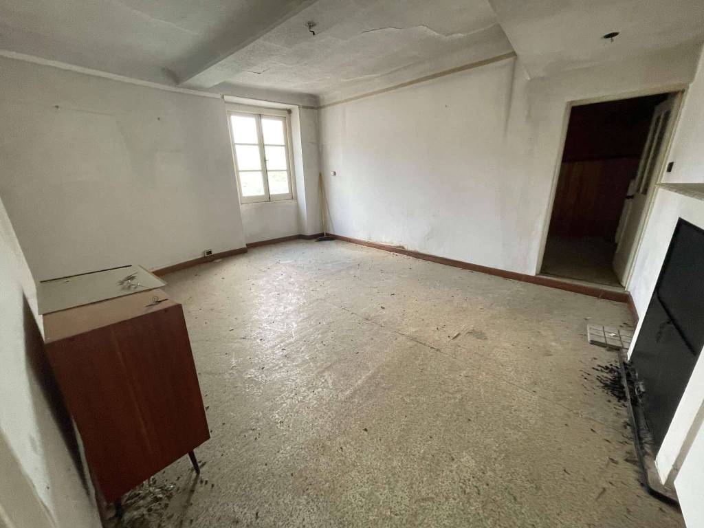 Appartamento a Voltaggio in piazza Sinibaldo Scorza - Foto 2