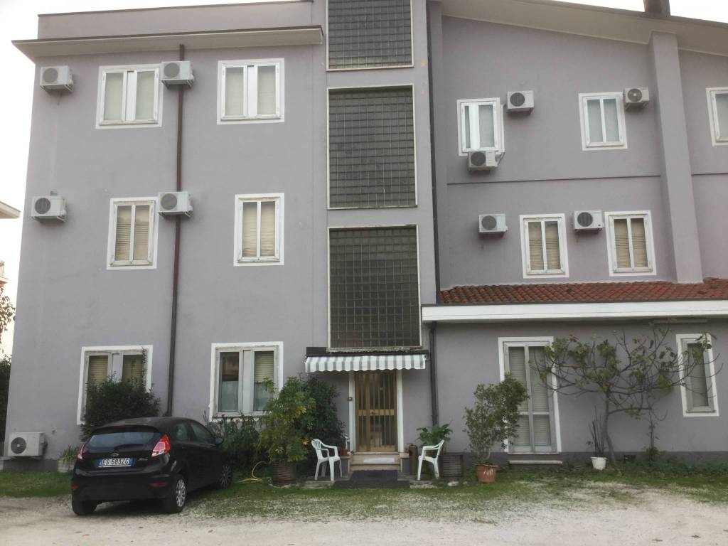 Palazzo / stabile a Brescia in Viale Sant'Eufemia, 37 - Foto 4