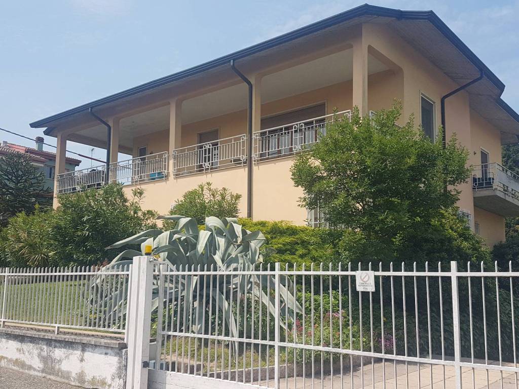Villa a Peschiera del garda in Via Broglie - Foto 5