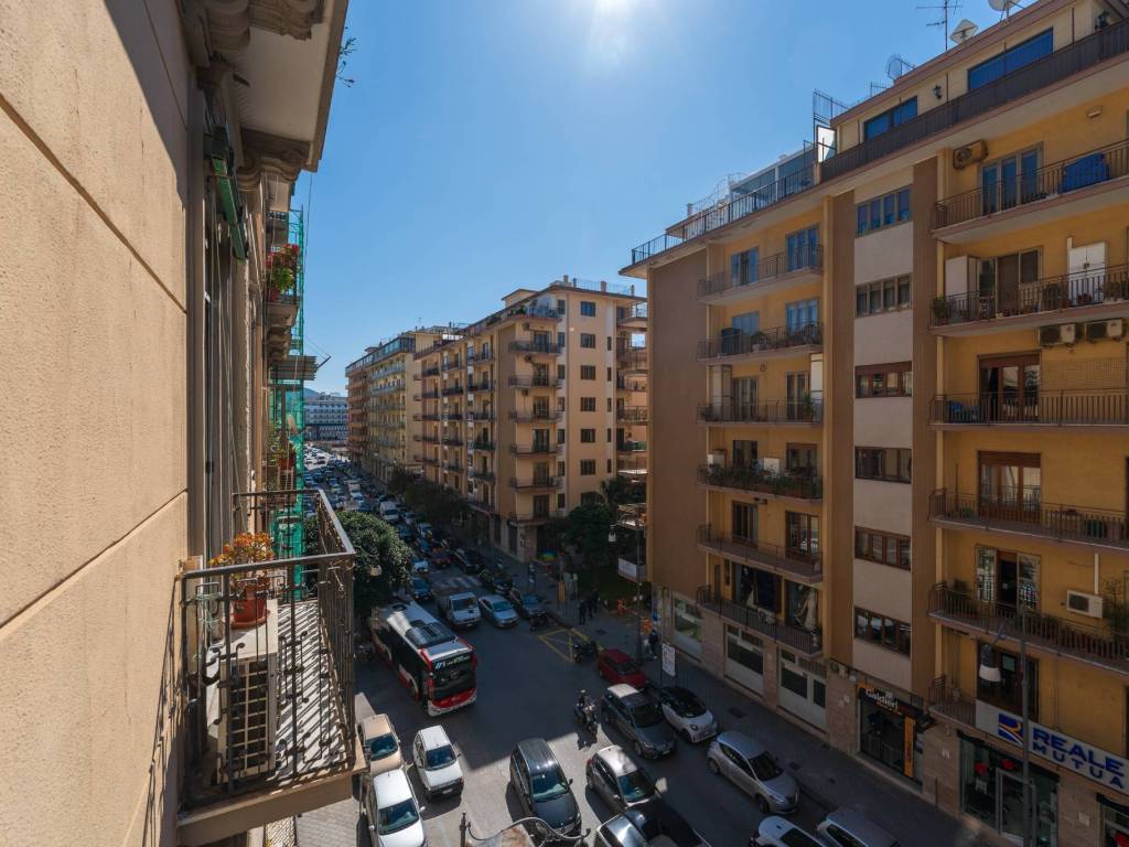 Appartamento a Salerno in Piazza Vittorio Veneto - Foto 3