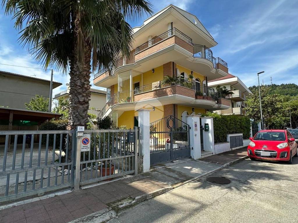 Villa a Grottammare in Via Romagna, 12 - Foto 2