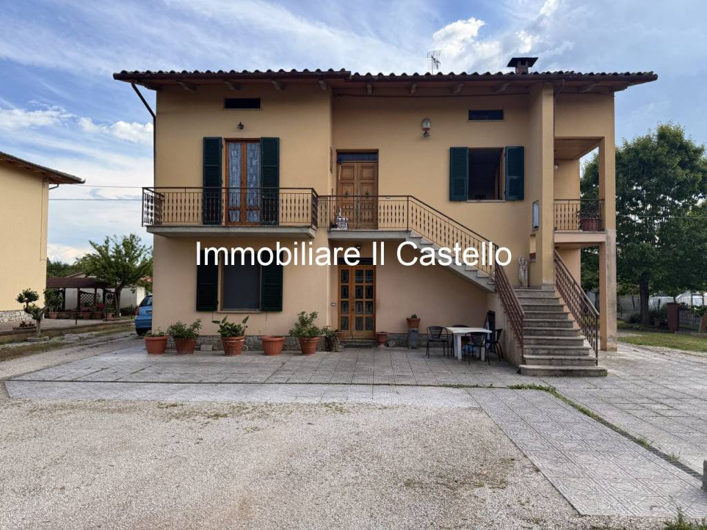Casa indipendente a Tuoro sul trasimeno in Piazza San Martino, 24 - Foto 2