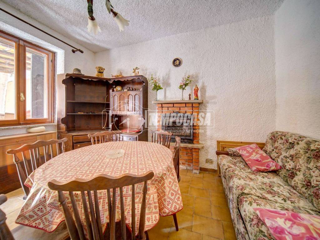 Casa indipendente a Biandronno in Via Giuseppe Garibaldi, 10 - Foto 3