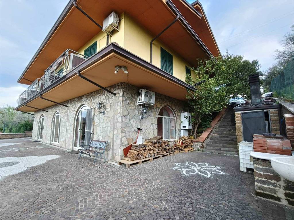 Villa a Avellino in Zona Picarelli - Foto 3