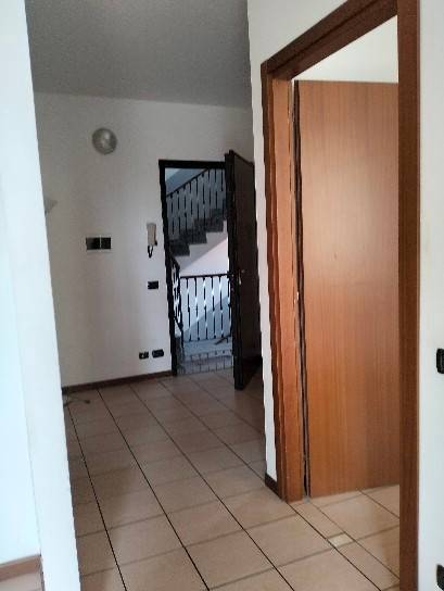 Appartamento a Erba in Via Luigi Majnoni, 11 - Foto 3