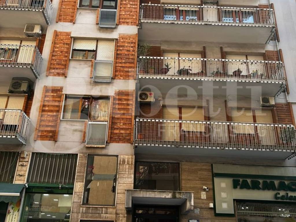 Appartamento a Taranto in Via Medaglie d'Oro, 15 - Foto 2